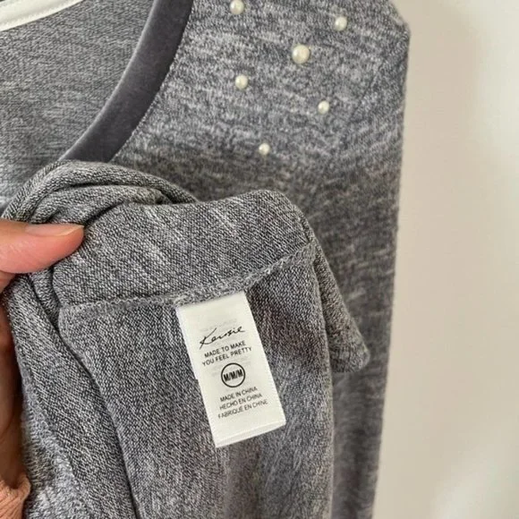 Kensie Soft Stretchy Long Sleeve Embellished Top Size Medium - Picture 4 of 8